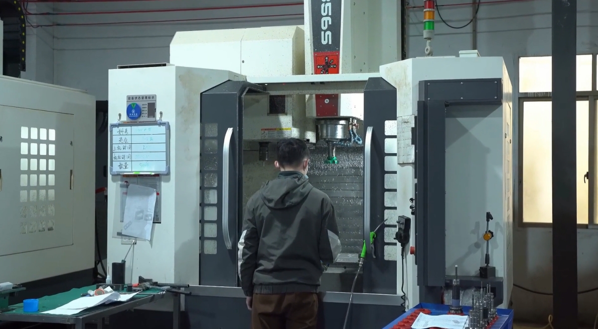 taikan-t-v856s-vertical-machining-center.jpg taikan-t-v856s-vertical-machining-center.jpg