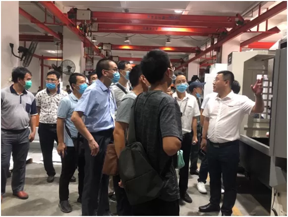 1+X Vocational Skill Level Certificate Teacher Training Class in “Create Century” visit and exchange opinions