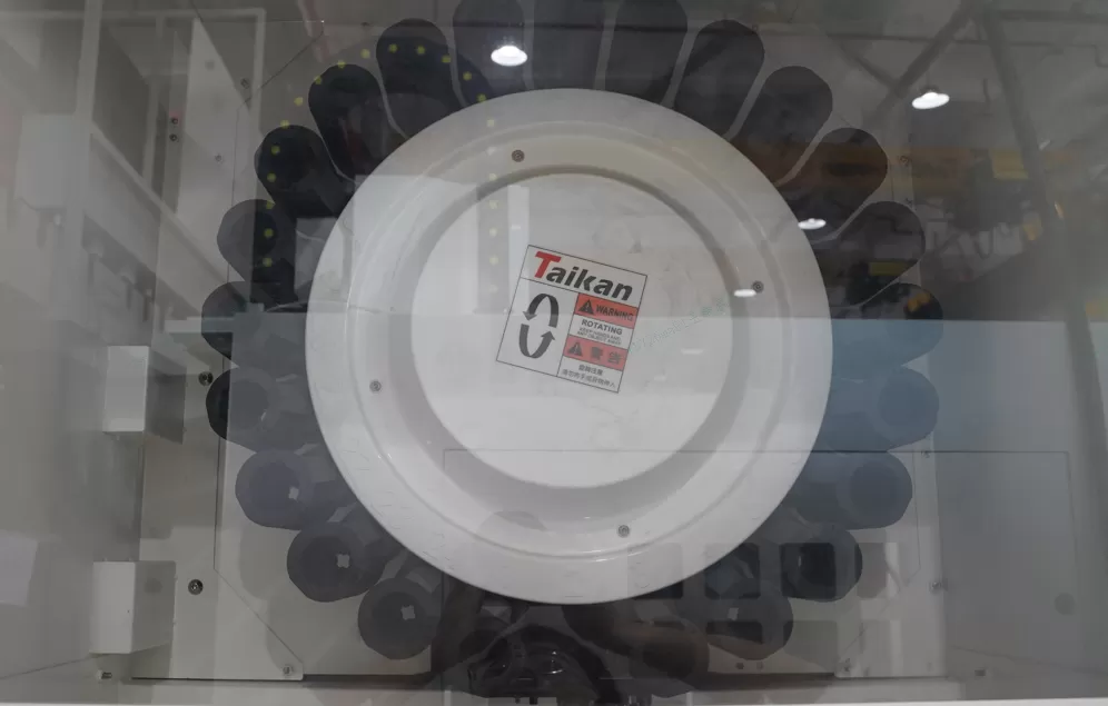  vertical machining center