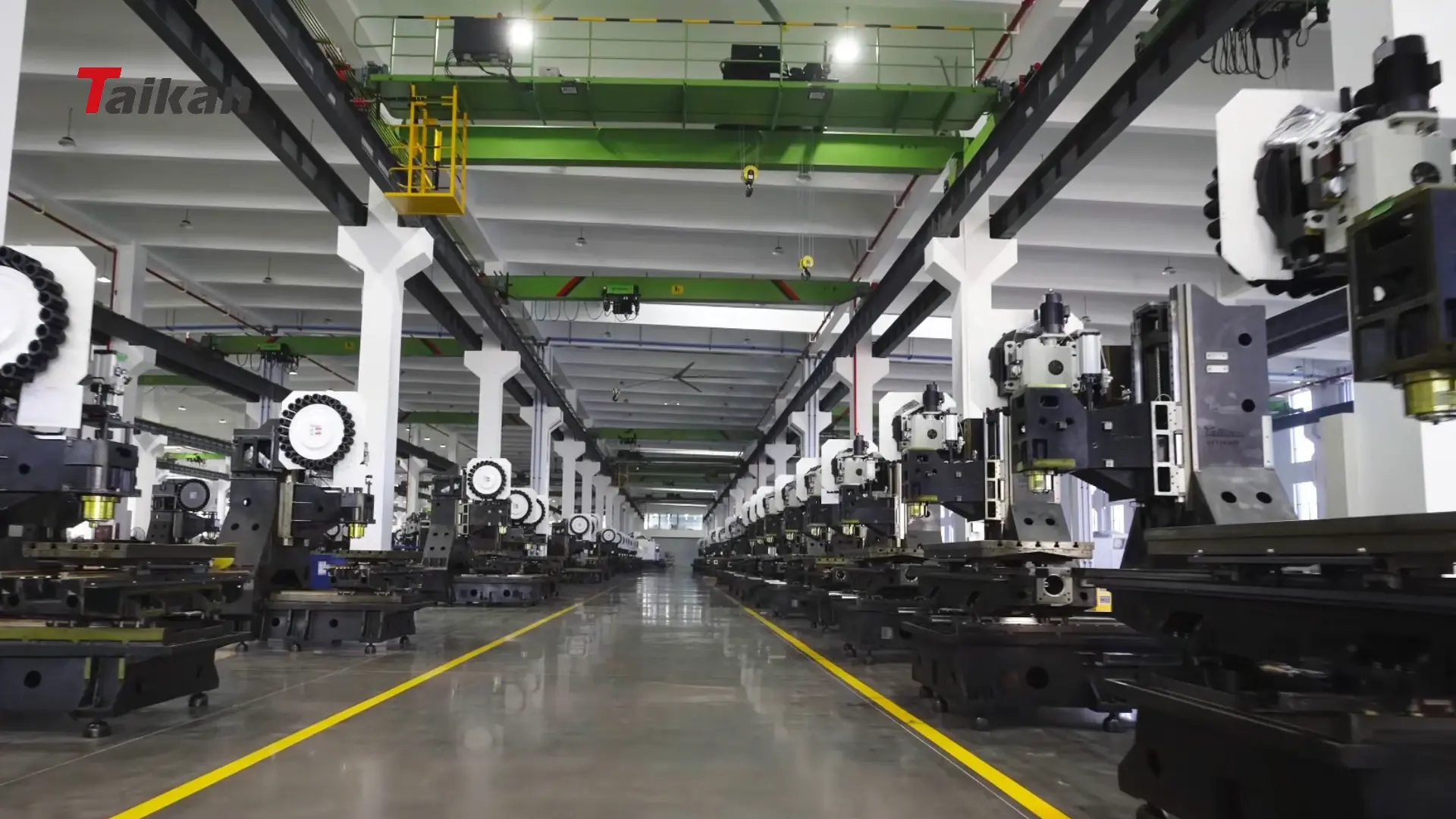 Vertical Machining Center vs. Horizontal Machining Center: Key Differences Explained